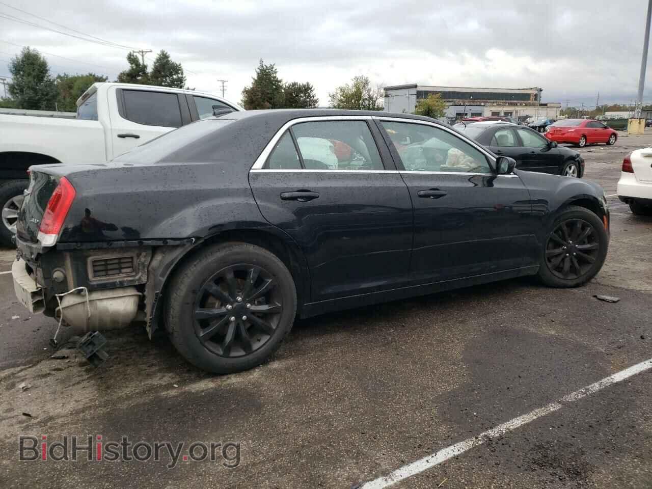 2017 CHRYSLER 300 - VIN: 2C3CCARG3HH527116 - Фото 3