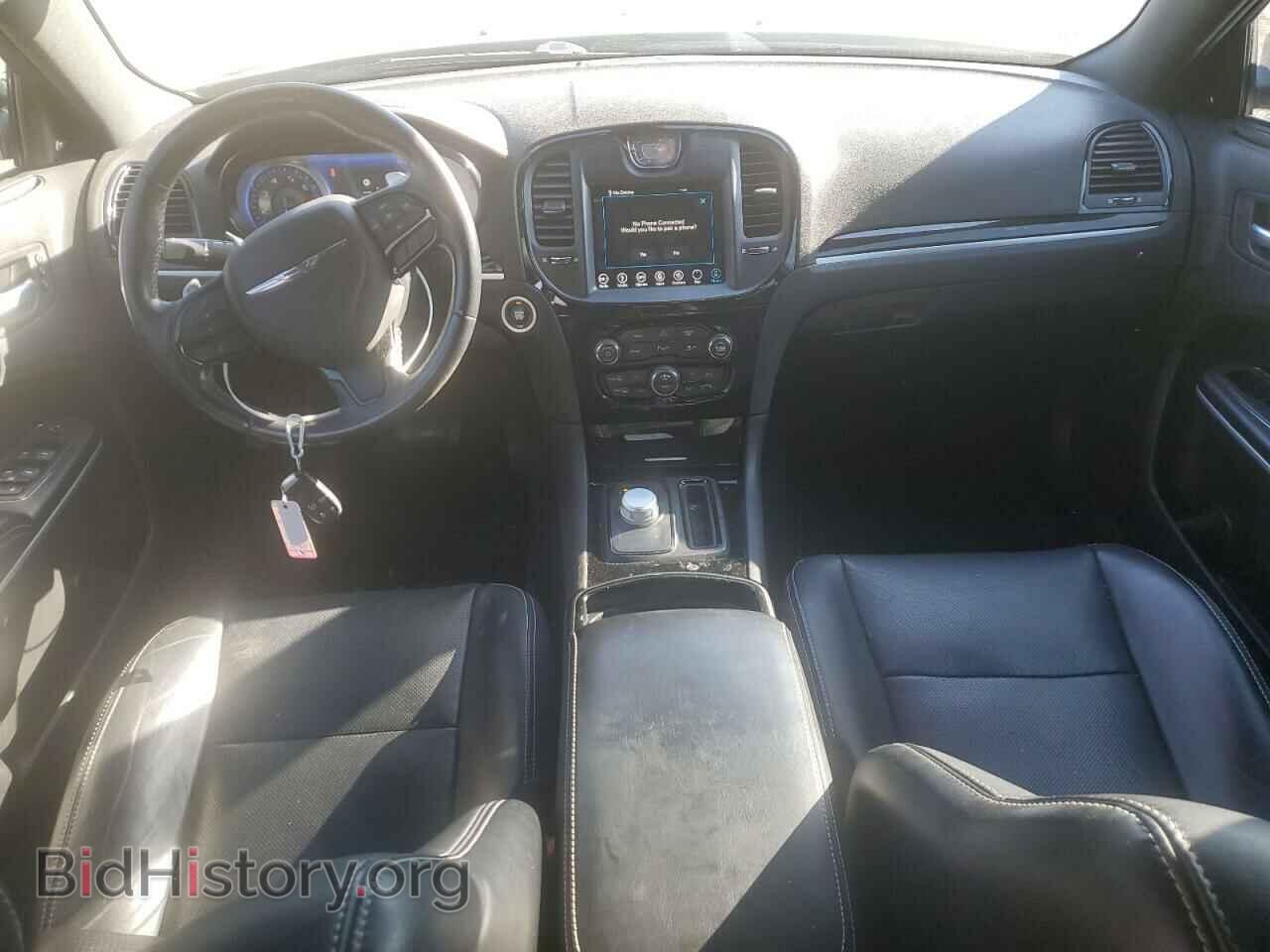 2019 CHRYSLER 300 - VIN: 2C3CCABG4KH683053 - Photo 8