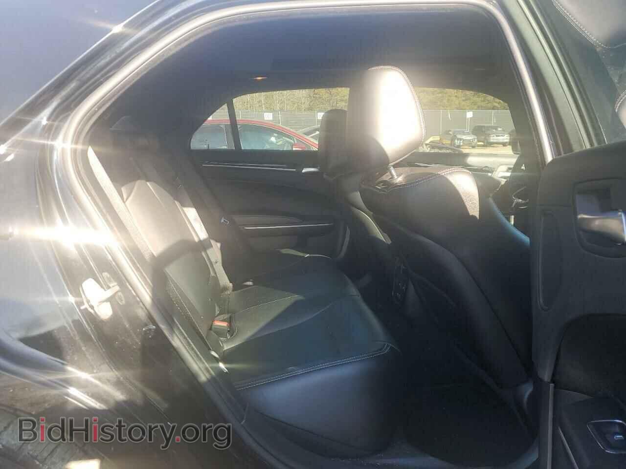2019 CHRYSLER 300 - VIN: 2C3CCABG4KH683053 - Photo 10