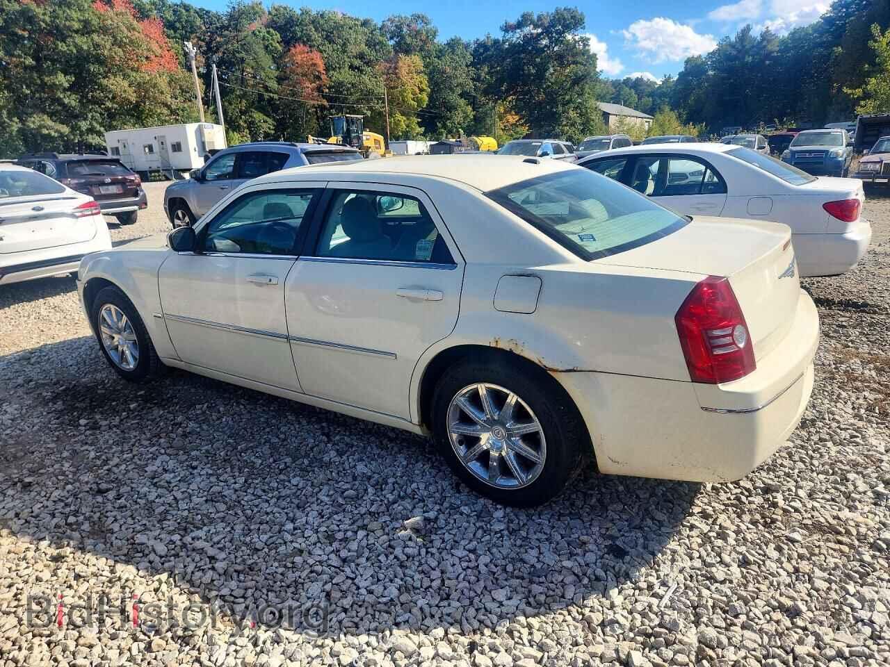 2009 CHRYSLER 300 - VIN: 2C3KA53V99H618005 - Photo 2