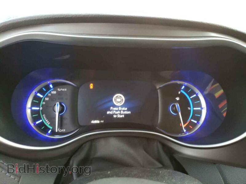2018 Chrysler PACIFICA (VIN 2C4RC1N79JR359459) — фото 9 из 13