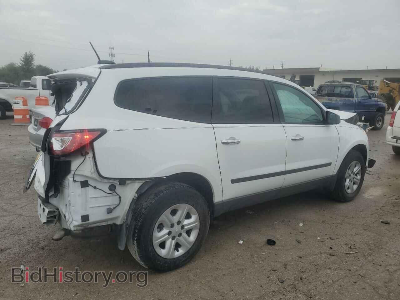 2017 CHEVROLET TRAVERSE - VIN: 1GNKRFKD5HJ142911 - Фото 3