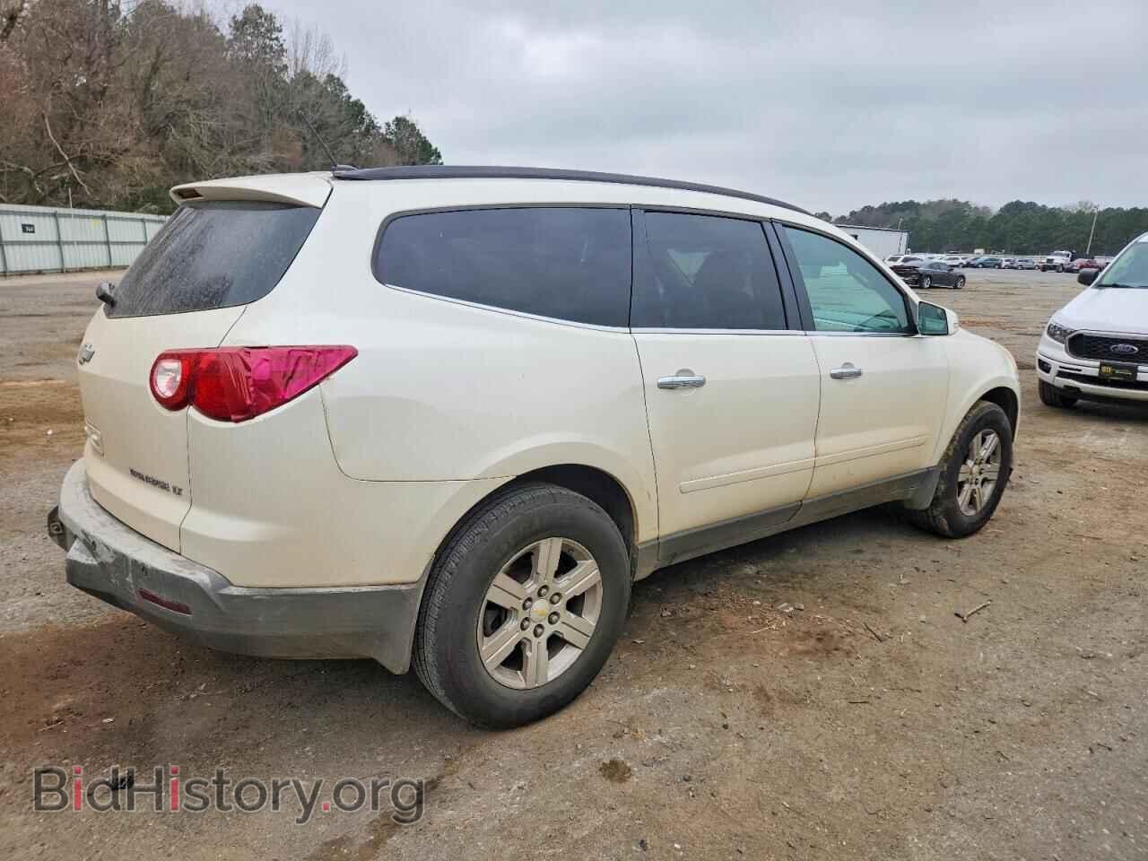 2011 CHEVROLET TRAVERSE - VIN: 1GNKRJED0BJ395575 - Фото 3