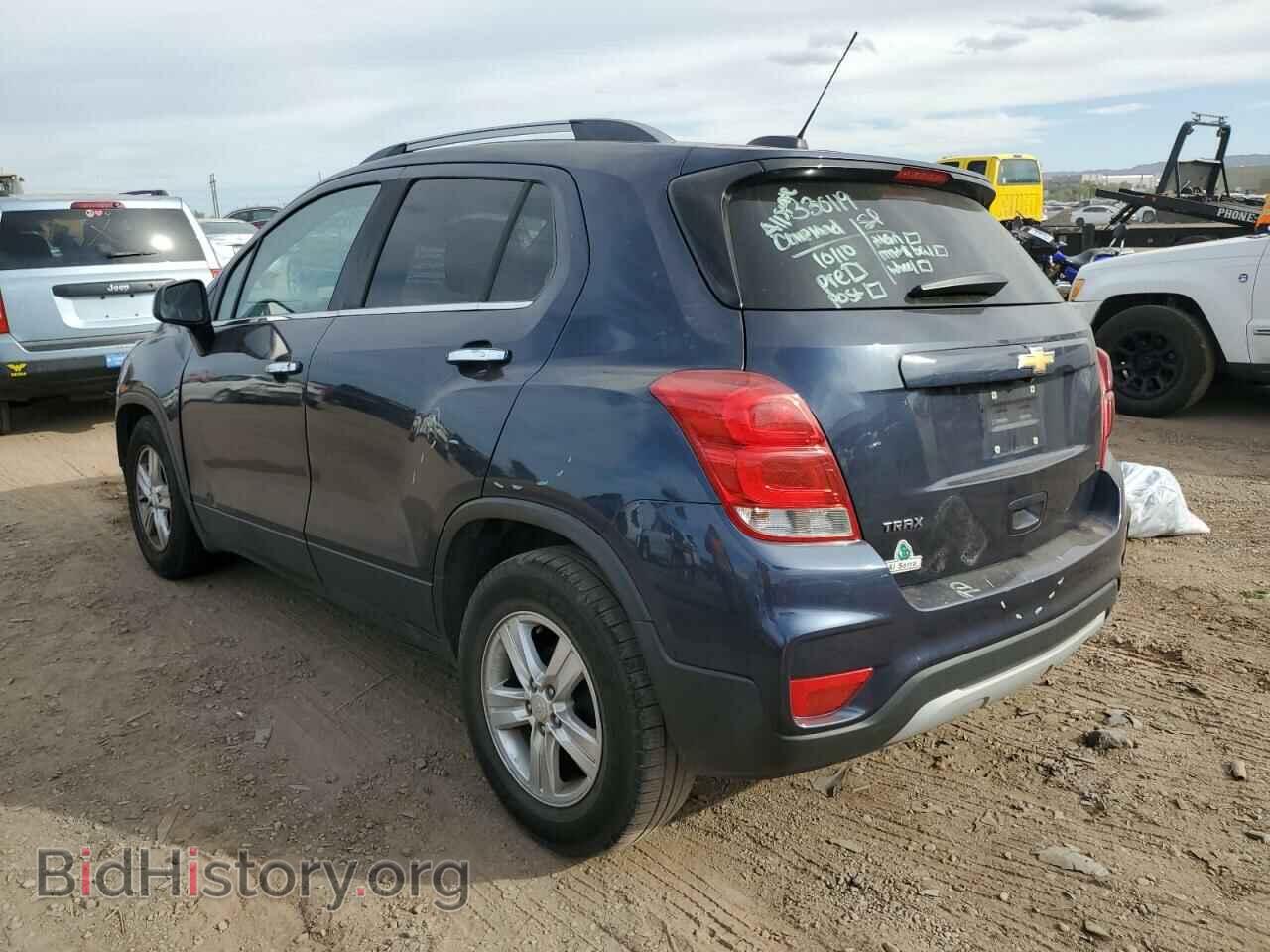 2018 CHEVROLET TRAX - VIN: 3GNCJLSB2JL297732 - Фото 2