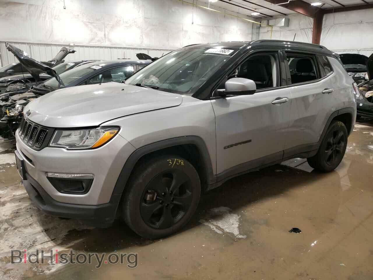 Фотография 3C4NJDBB9JT316283 - JEEP COMPASS 2018