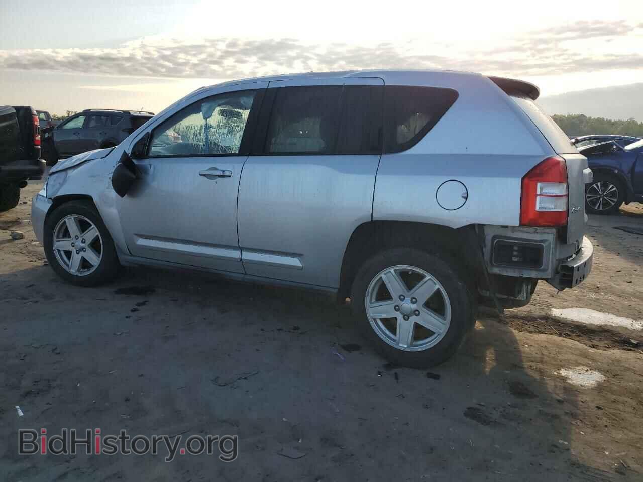 2010 JEEP COMPASS - VIN: 1J4NF1FBXAD620068 - Фото 2