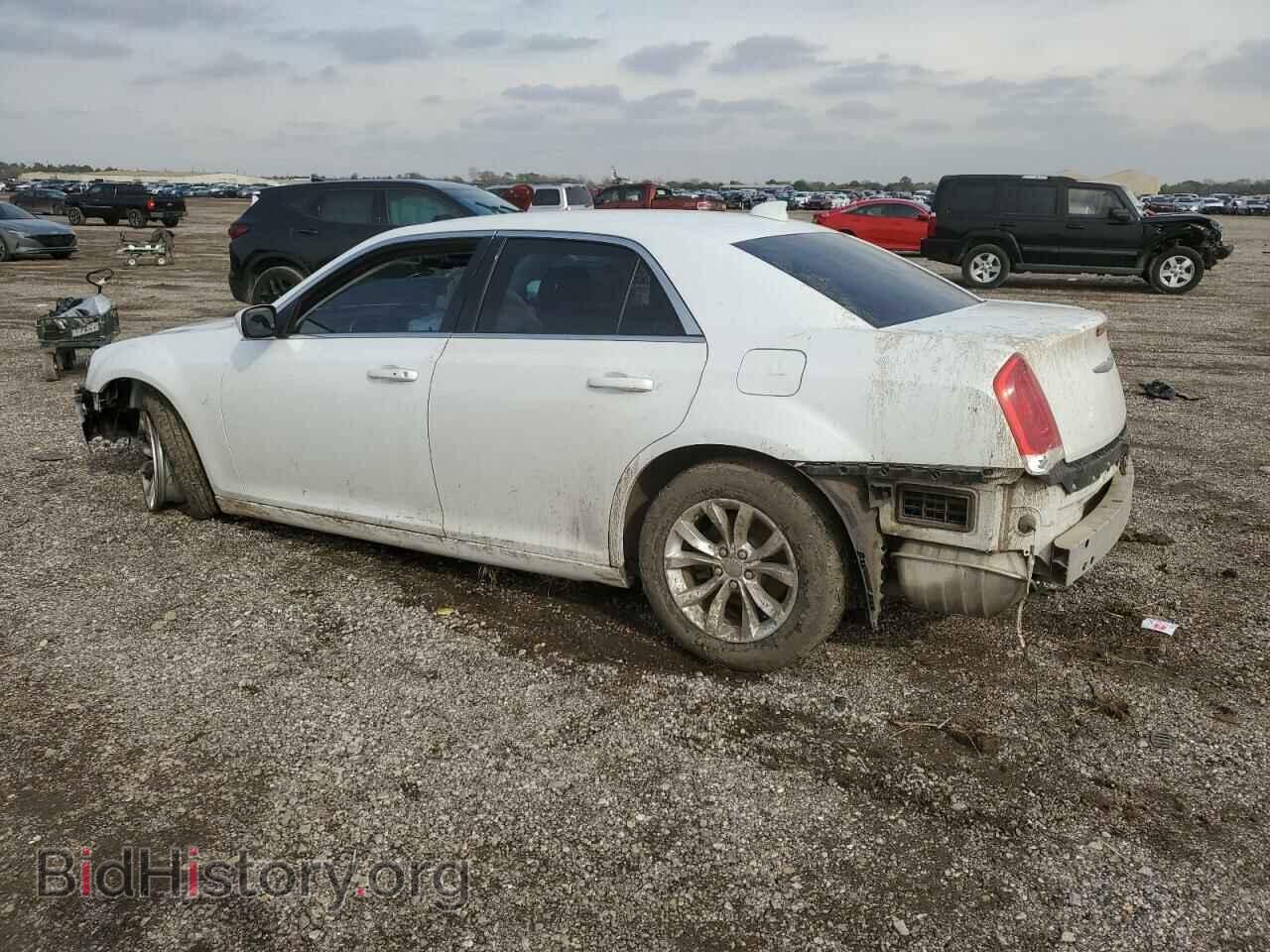 2015 CHRYSLER 300 - VIN: 2C3CCAAG9FH772673 - Фото 2