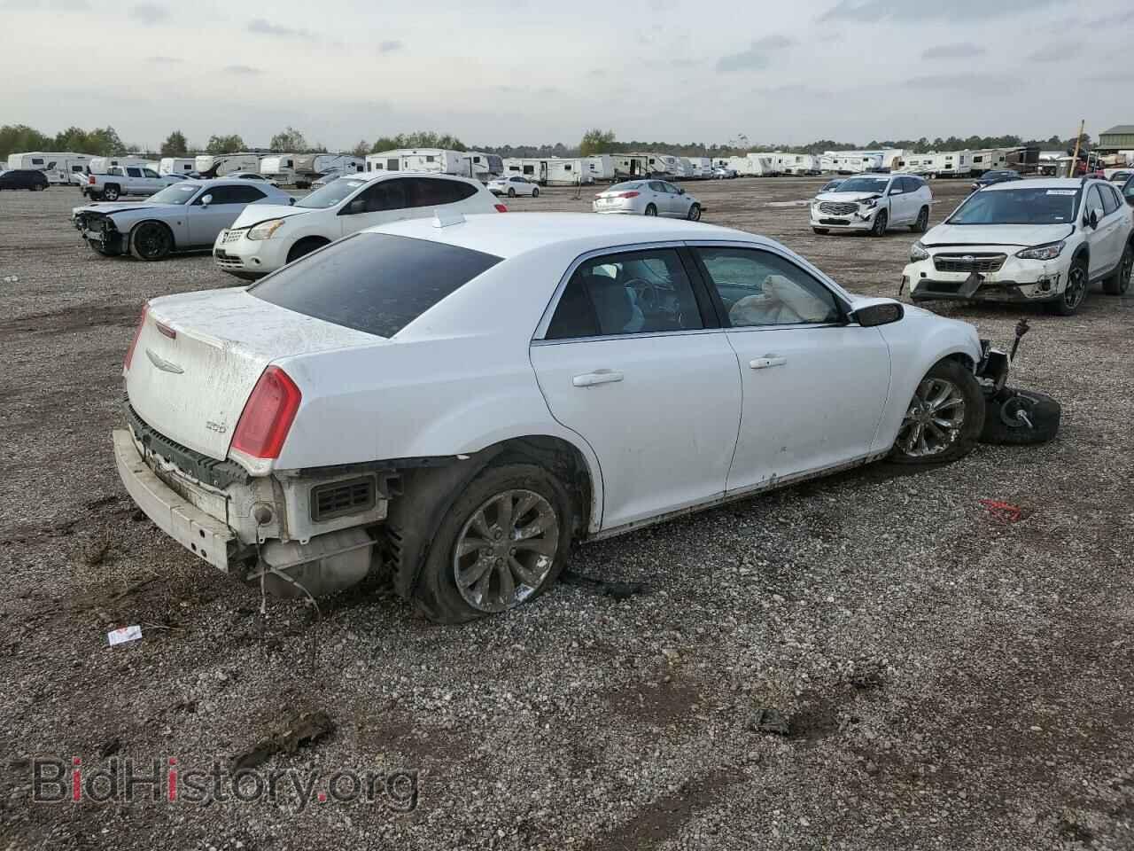2015 CHRYSLER 300 - VIN: 2C3CCAAG9FH772673 - Фото 3