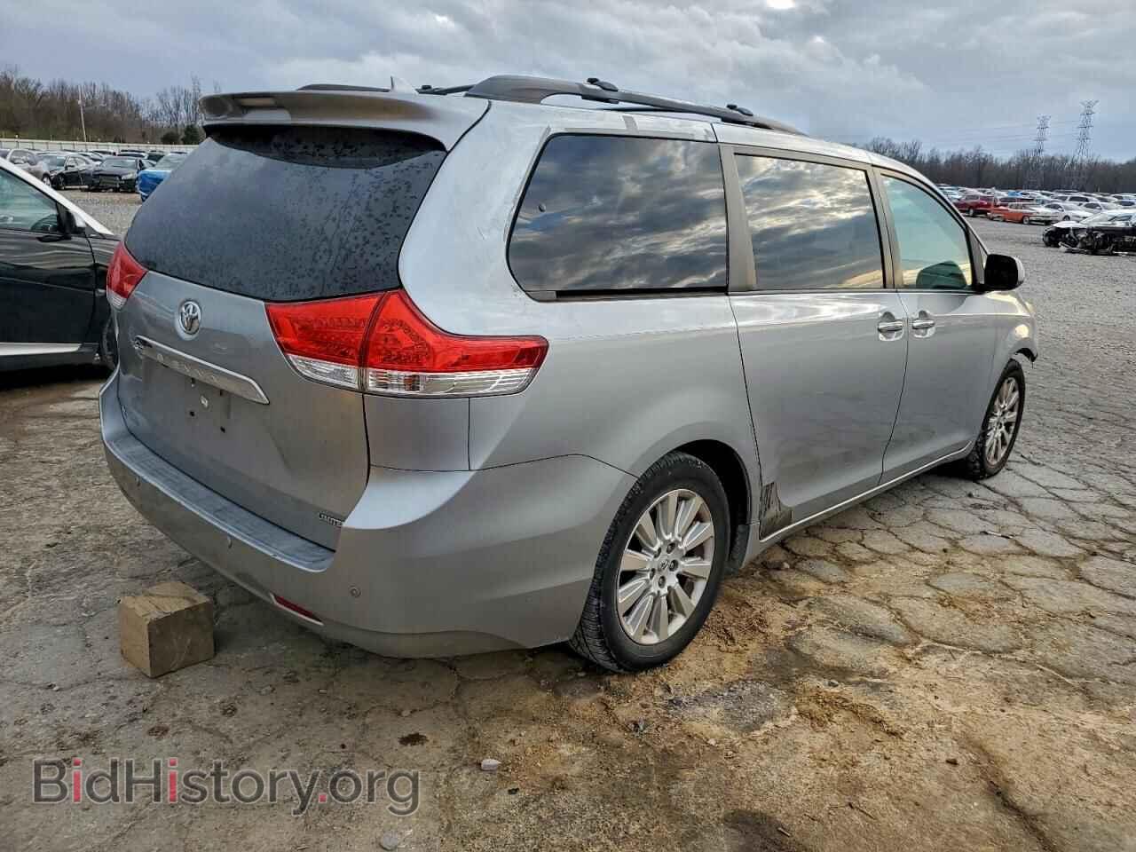 2011 TOYOTA All Models - VIN: 5TDYK3DC3BS047526 - Фото 3