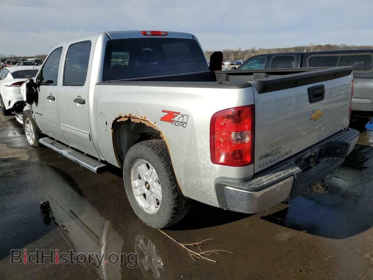 2011 CHEVROLET SILVERADO - VIN: 3GCPKSE32BG243136 - Фото 2