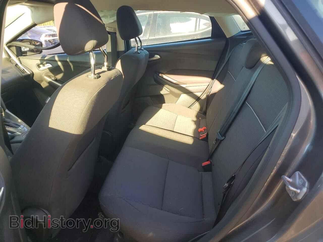 2012 Ford FOCUS (VIN 1FAHP3M27CL185135) — photo 10 of 12