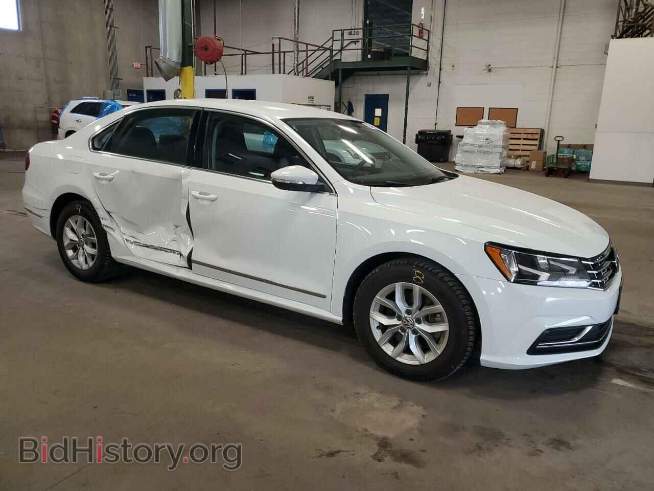 2017 VOLKSWAGEN PASSAT - VIN: 1VWAT7A37HC014630 - Фото 4