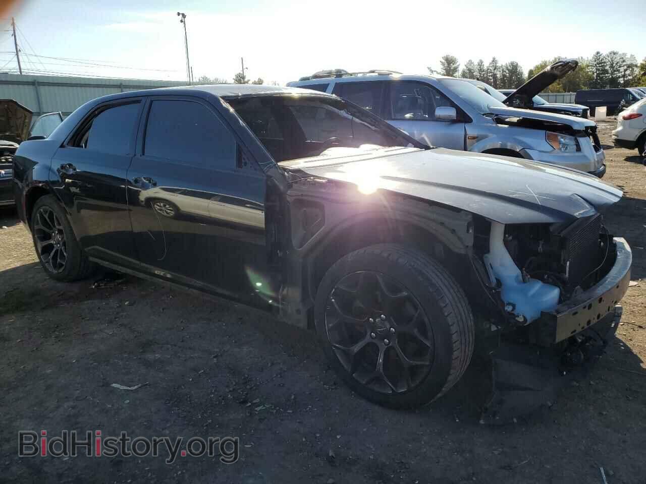 2019 CHRYSLER 300 - VIN: 2C3CCAAG6KH570402 - Фото 4