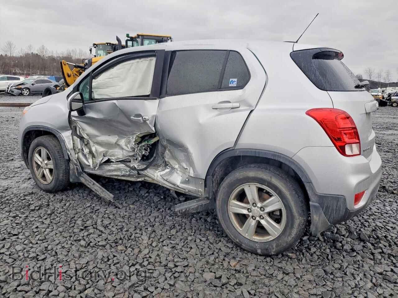 2019 CHEVROLET TRAX - VIN: 3GNCJNSB3KL285652 - Фото 2