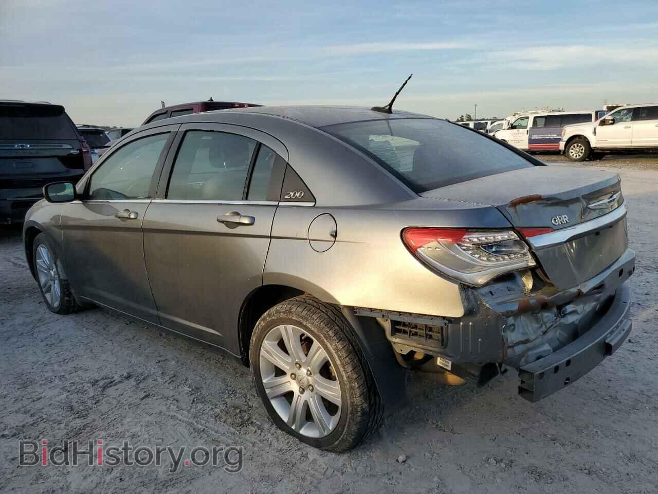 2013 CHRYSLER 200 - VIN: 1C3CCBAB2DN733101 - Фото 2