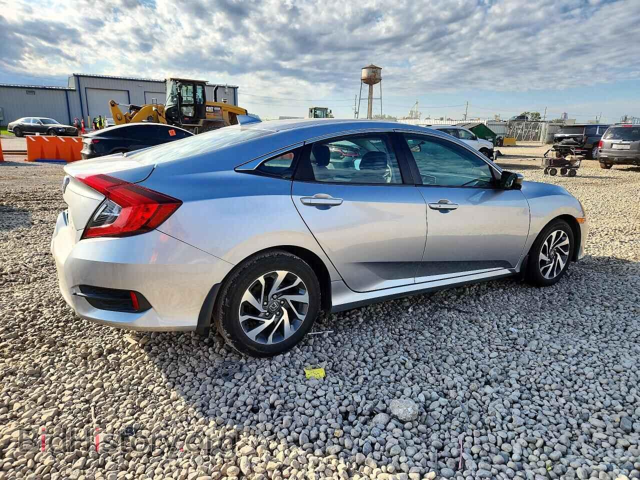 2017 HONDA CIVIC - VIN: 19XFC2F75HE052485 - Фото 3