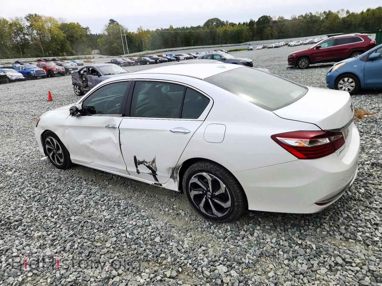 2017 HONDA ACCORD - VIN: 1HGCR3F86HA002425 - Photo 2
