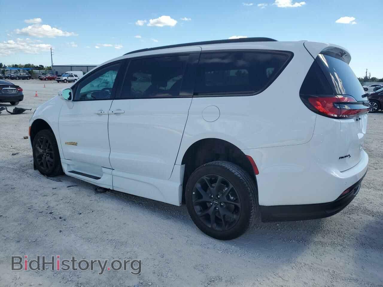 2022 CHRYSLER PACIFICA - VIN: 2C4RC1BG3NR171403 - Photo 2