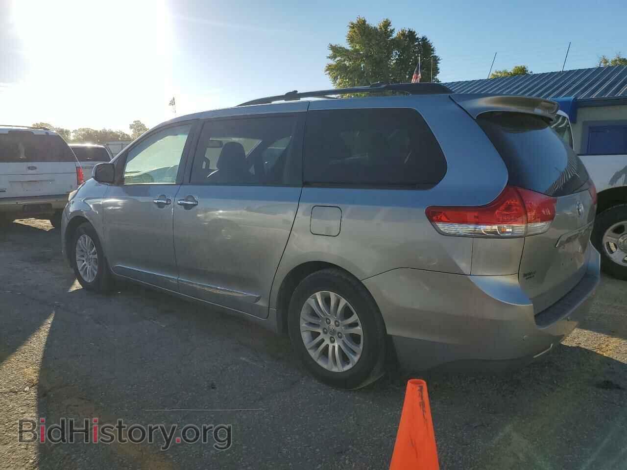 2013 TOYOTA All Models - VIN: 5TDYK3DC8DS307308 - Photo 2