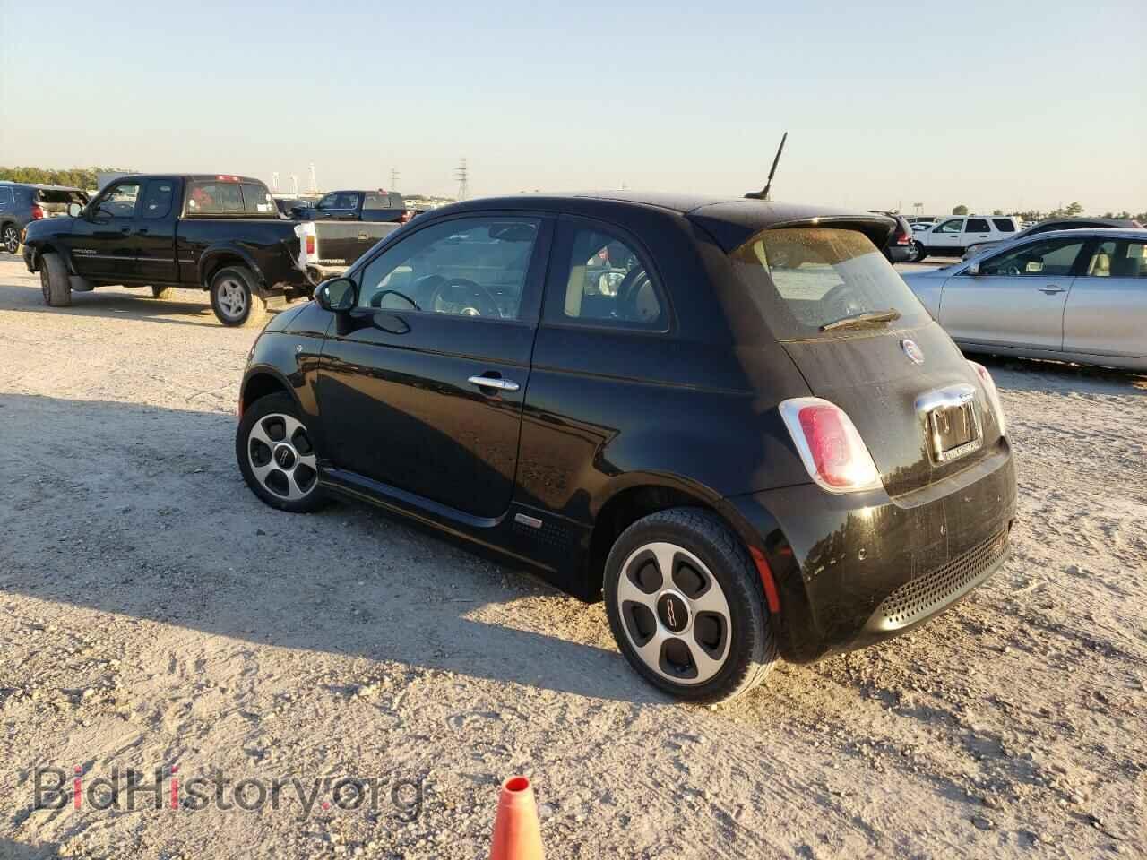 2015 FIAT 500 - VIN: 3C3CFFGEXFT561600 - Фото 2