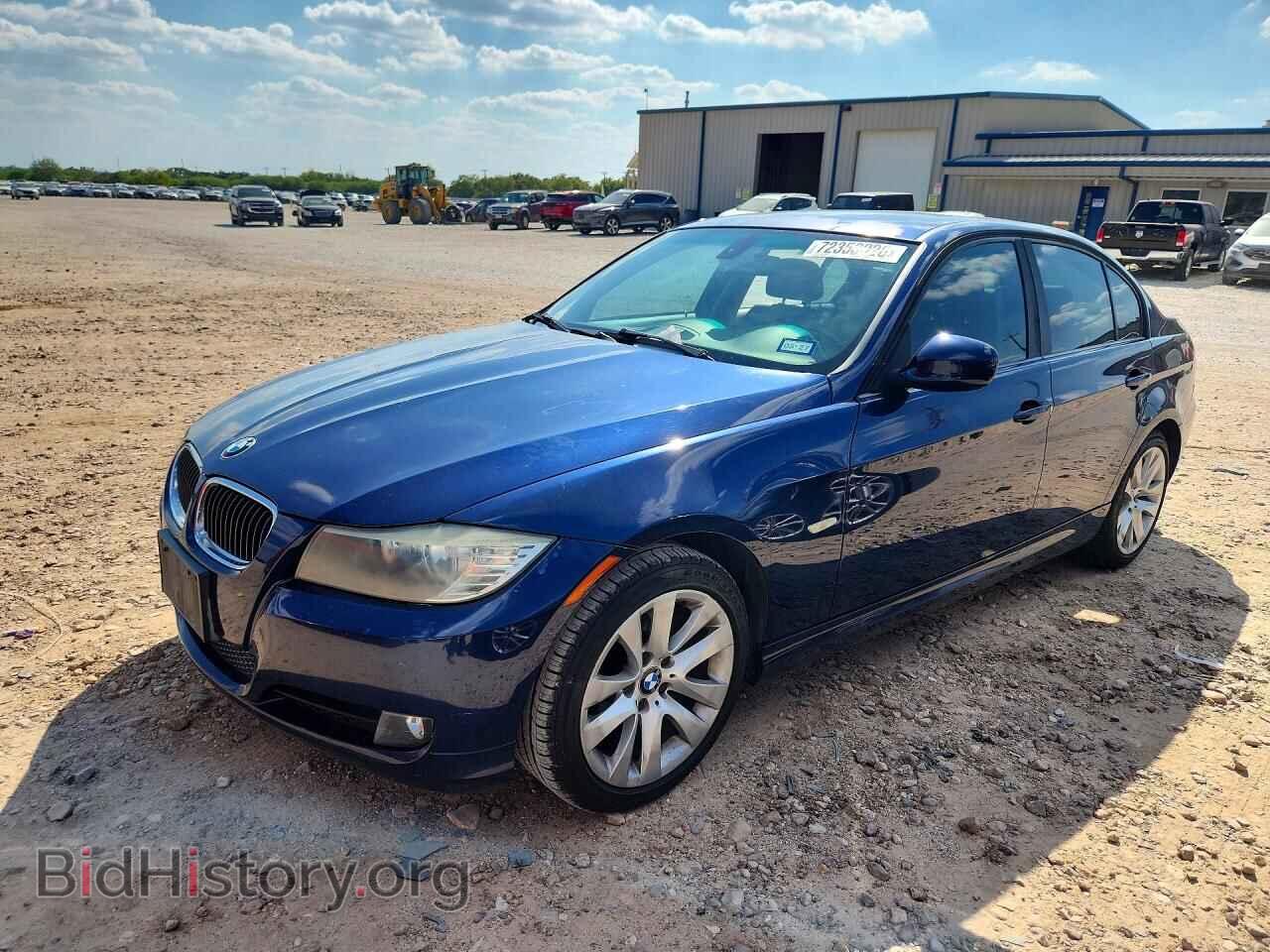 Фотография WBAPH7C54BE681838 - BMW 3 SERIES 2011