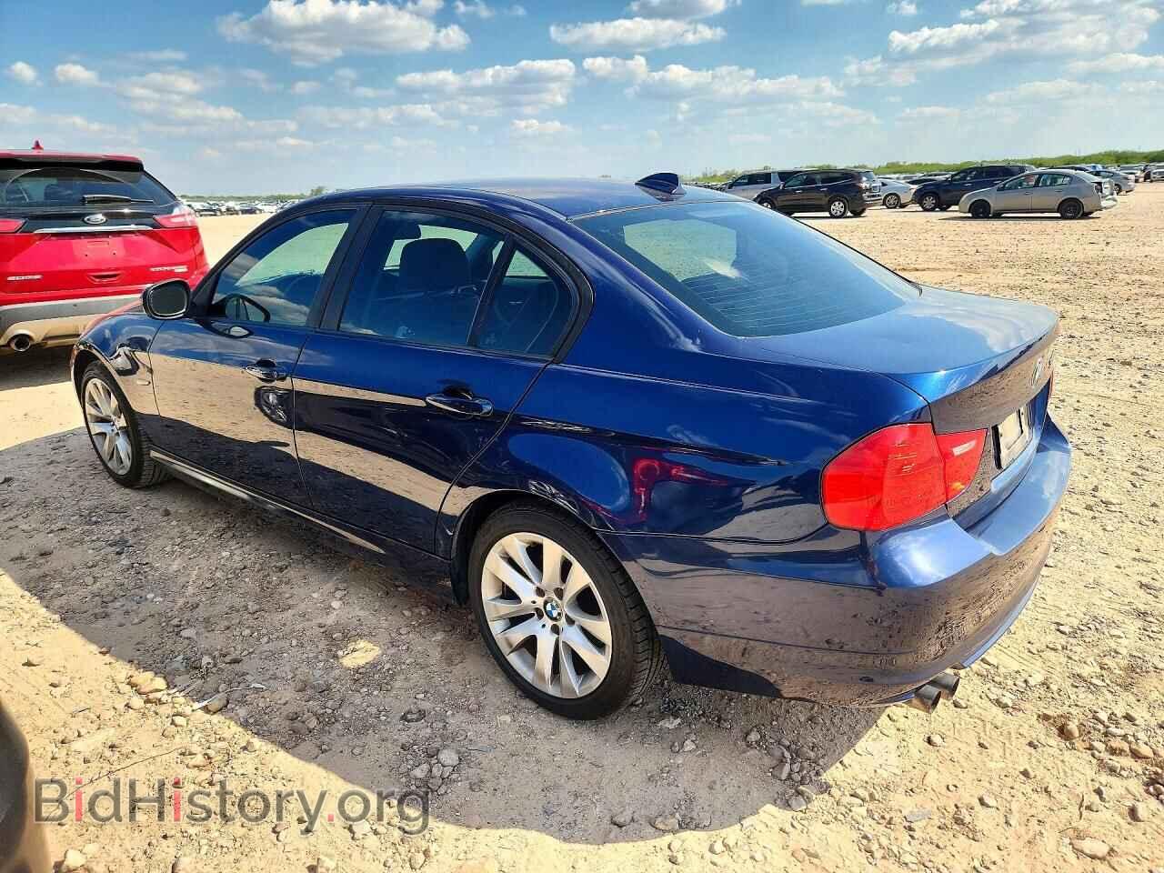 2011 BMW 3 SERIES - VIN: WBAPH7C54BE681838 - Photo 2