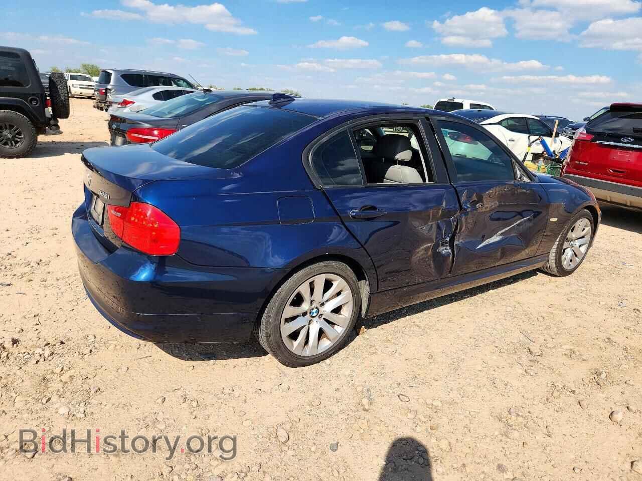 2011 BMW 3 SERIES - VIN: WBAPH7C54BE681838 - Photo 3