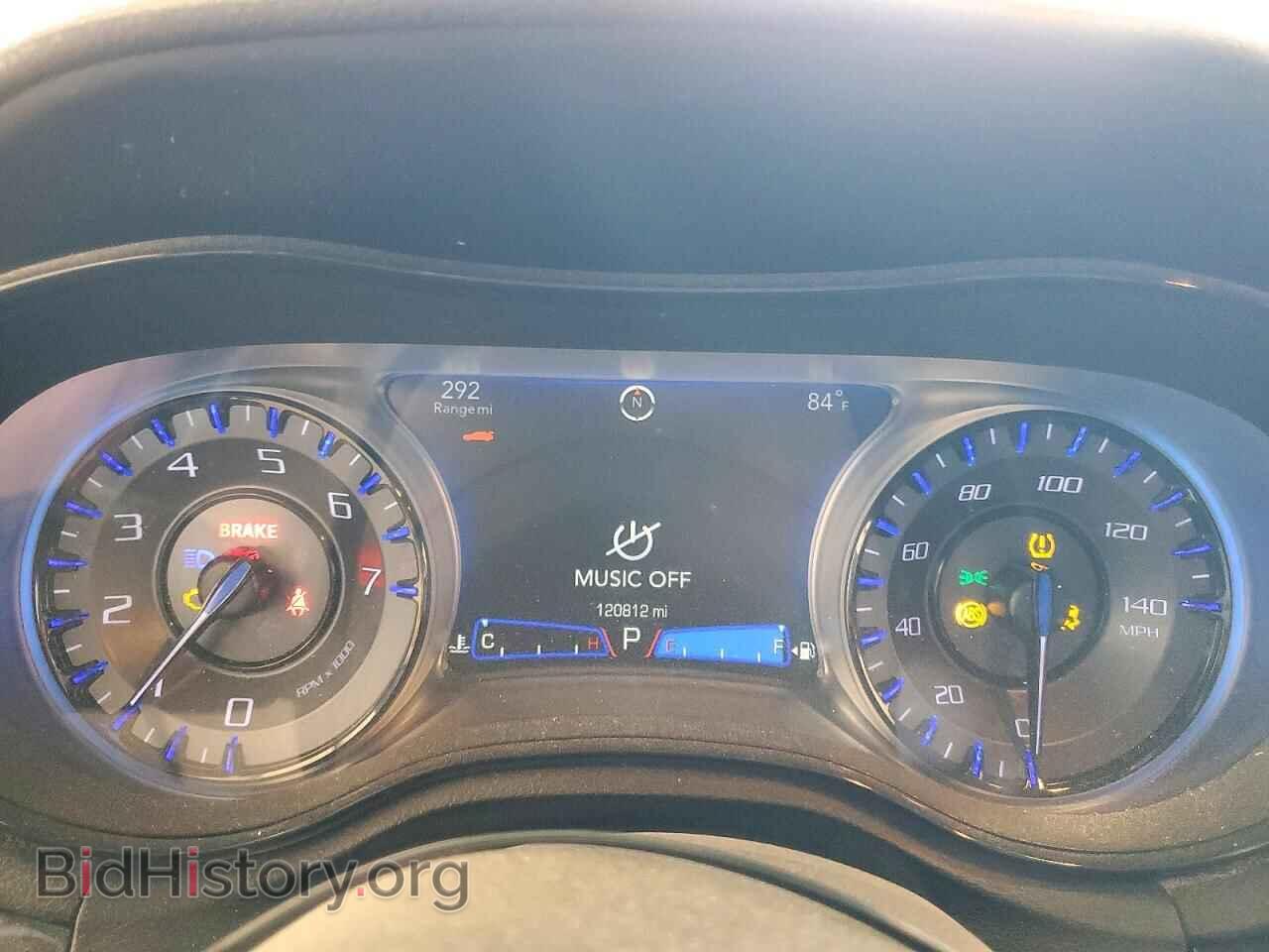 2019 CHRYSLER 300 - VIN: 2C3CCABG5KH515325 - Фото 9