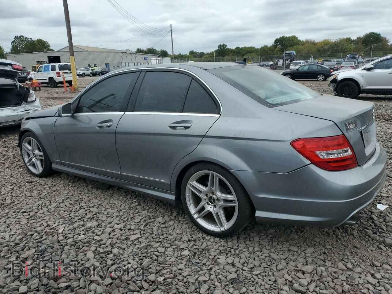 2012 MERCEDES-BENZ C-CLASS - VIN: WDDGF4HB1CA605501 - Фото 2