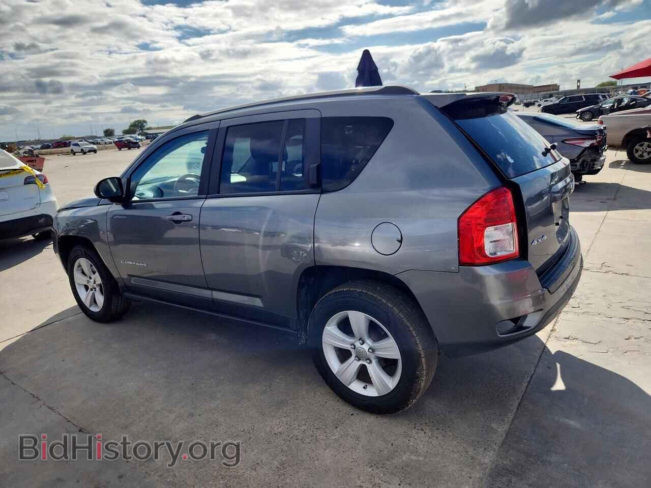 2012 JEEP COMPASS - VIN: 1C4NJDEB6CD658908 - Photo 2