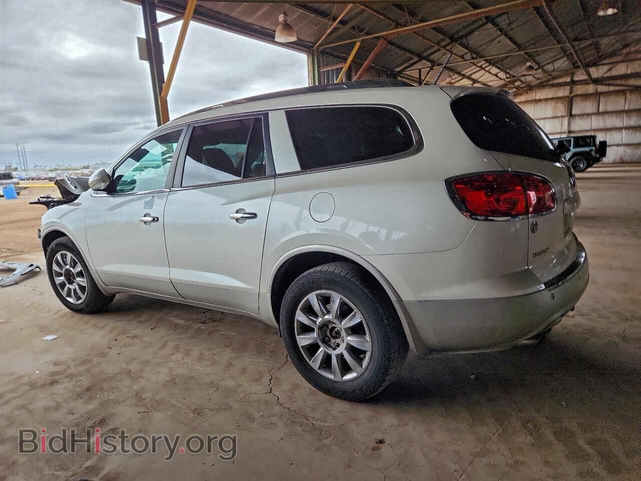 2011 BUICK ENCLAVE - VIN: 5GAKVCED1BJ303097 - Фото 2