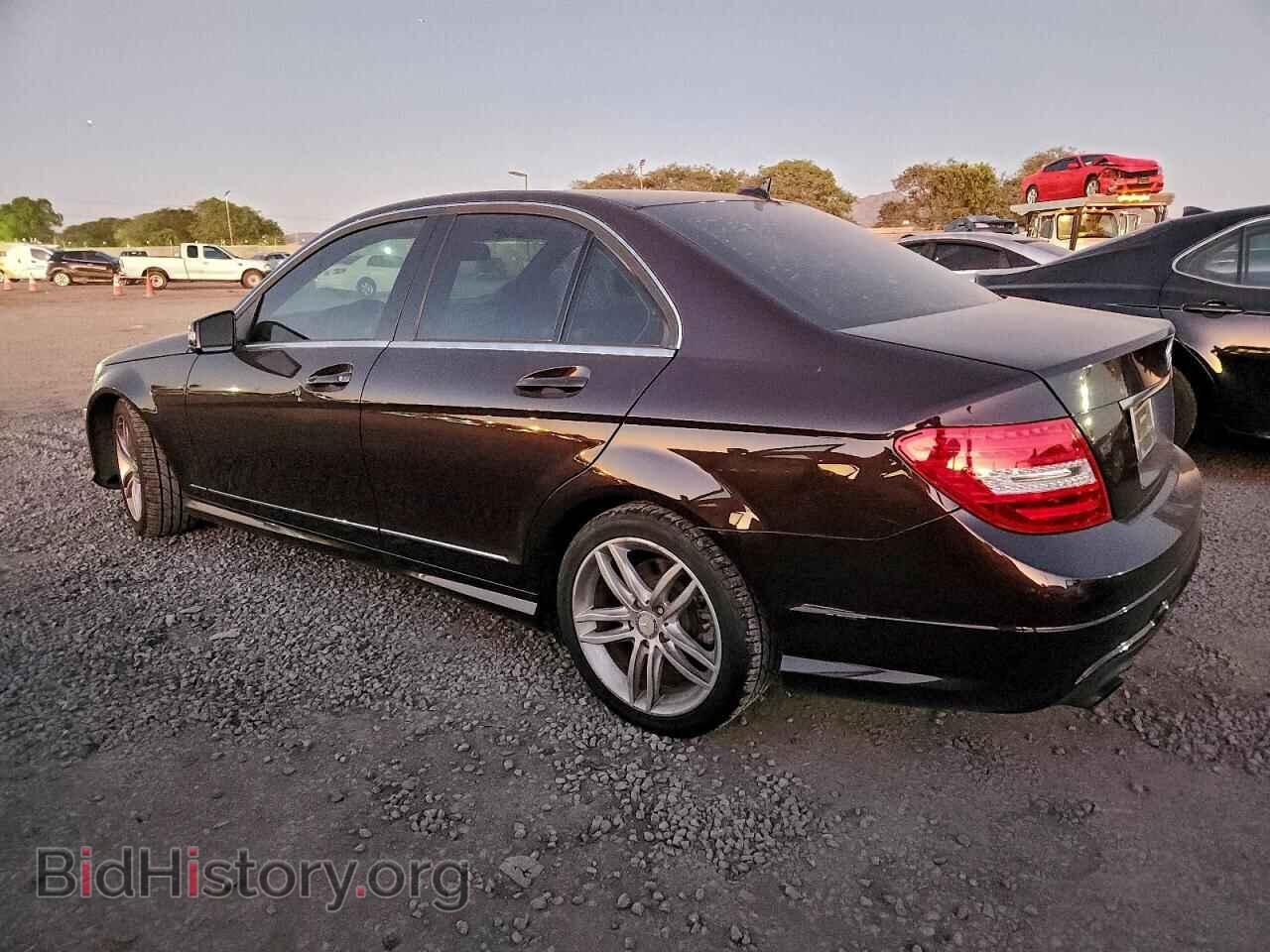 2012 MERCEDES-BENZ C-CLASS - VIN: WDDGF4HBXCR219032 - Фото 2