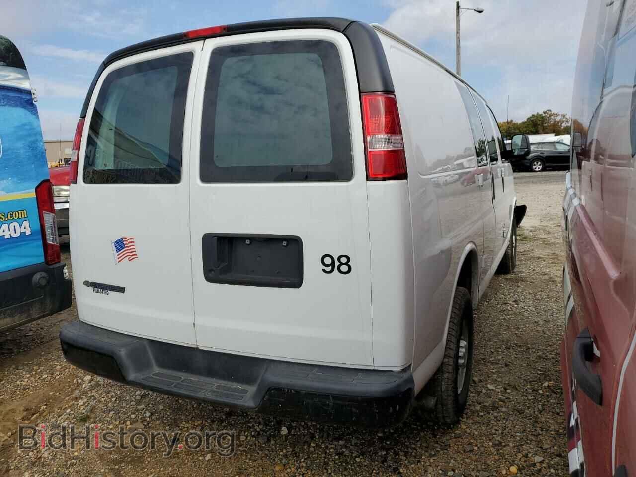 2017 CHEVROLET EXPRESS - VIN: 1GCWGAFF9H1139637 - Фото 3
