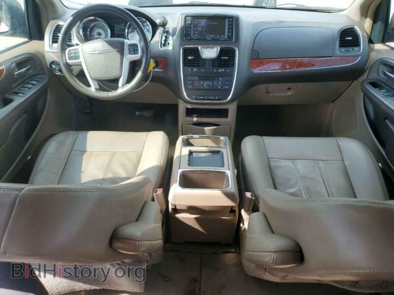 2016 Chrysler MINIVAN (VIN 2C4RC1BG3GR141949) — photo 8 of 13