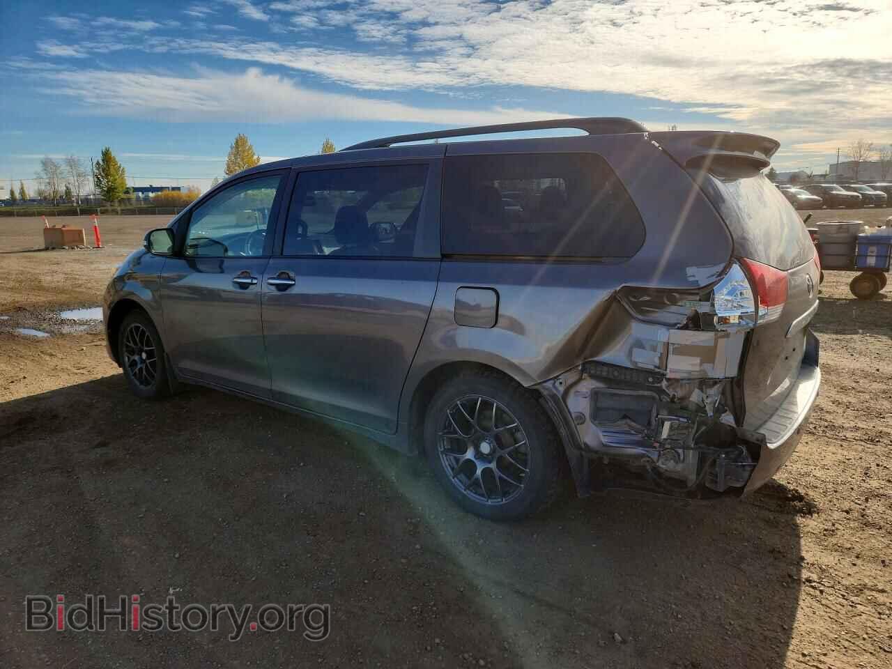 2014 TOYOTA SIENNA - VIN: 5TDDK3DCXES083569 - Фото 2