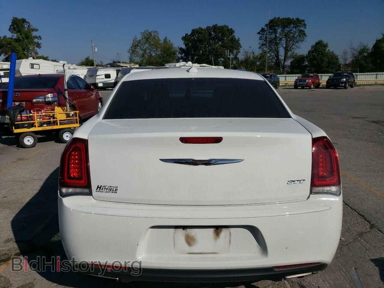 2019 CHRYSLER 300 - VIN: 2C3CCAAG6KH590746 - Фото 6