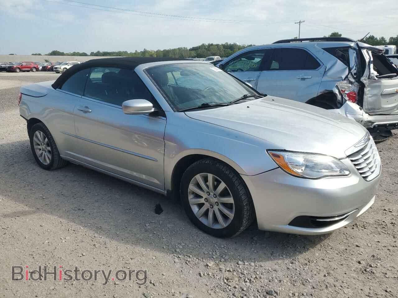 2011 CHRYSLER 200 - VIN: 1C3BC2EBXBN589302 - Photo 4