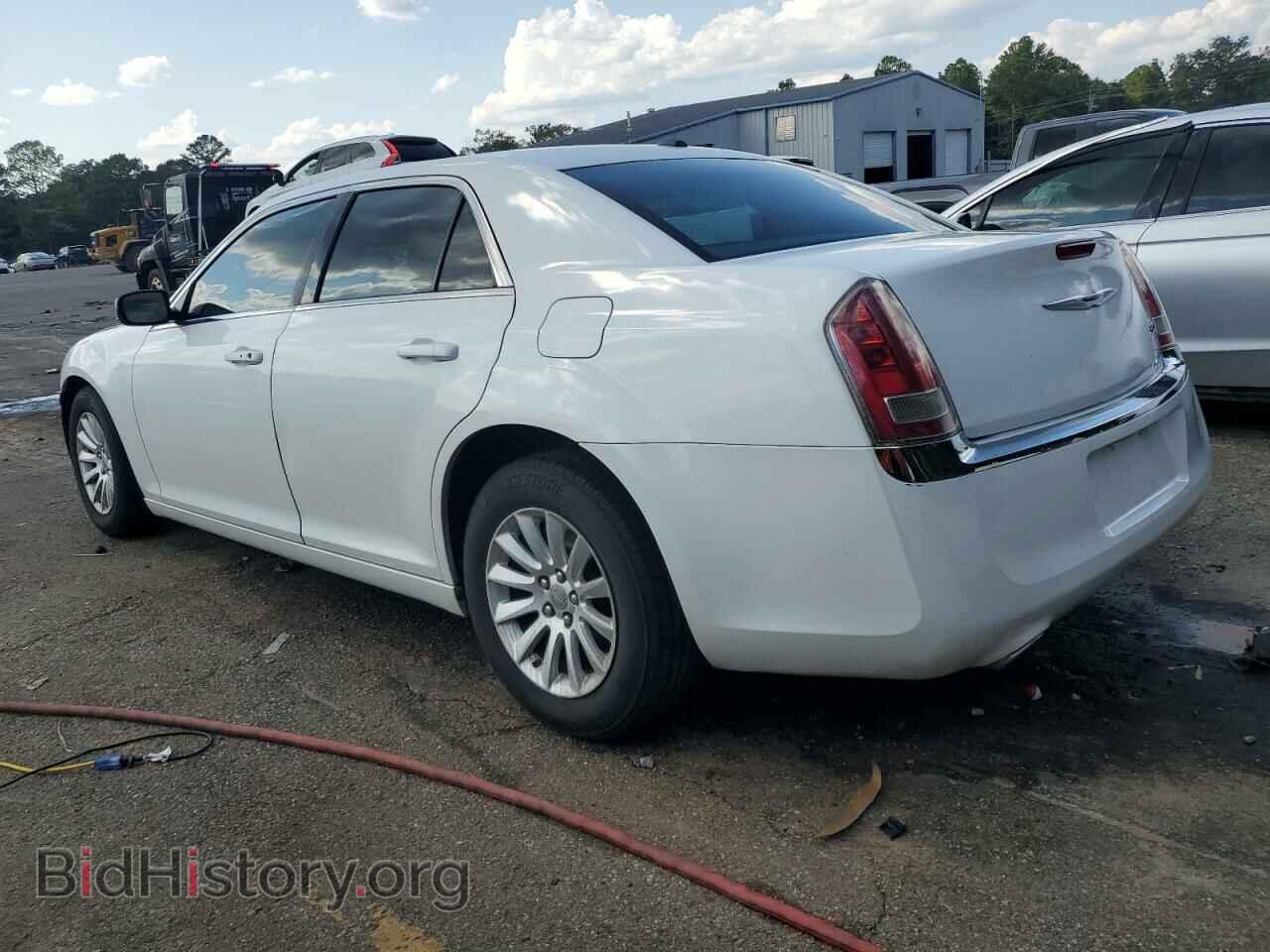 2014 CHRYSLER 300 - VIN: 2C3CCAAG2EH138605 - Фото 2