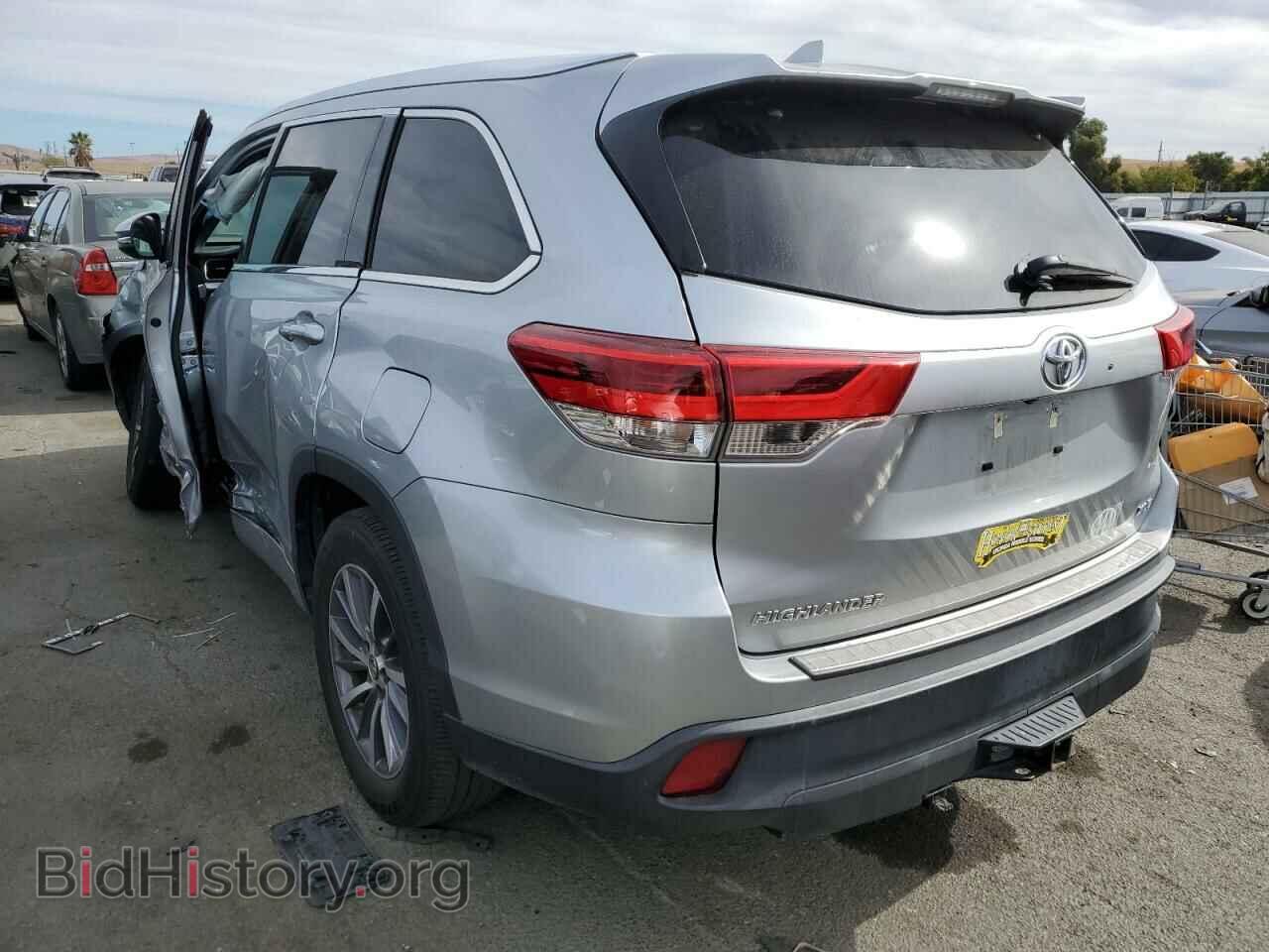 2018 TOYOTA HIGHLANDER - VIN: 5TDKZRFH7JS543733 - Фото 2