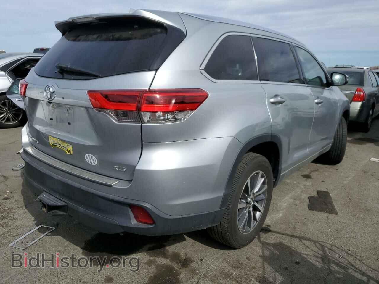 2018 TOYOTA HIGHLANDER - VIN: 5TDKZRFH7JS543733 - Фото 3