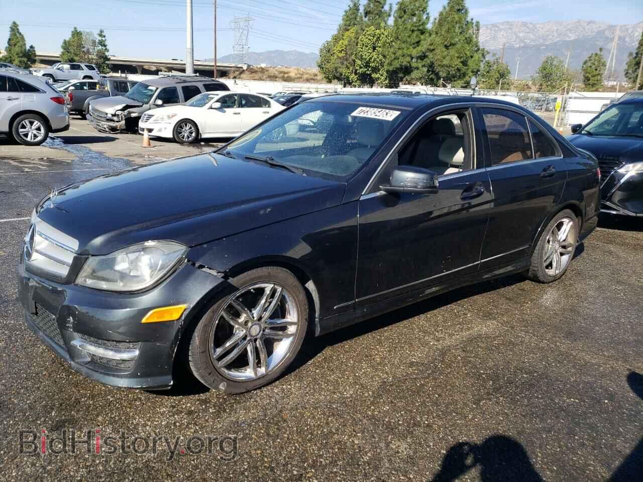 Photo WDDGF4HB1DR266032 - MERCEDES-BENZ C-CLASS 2013