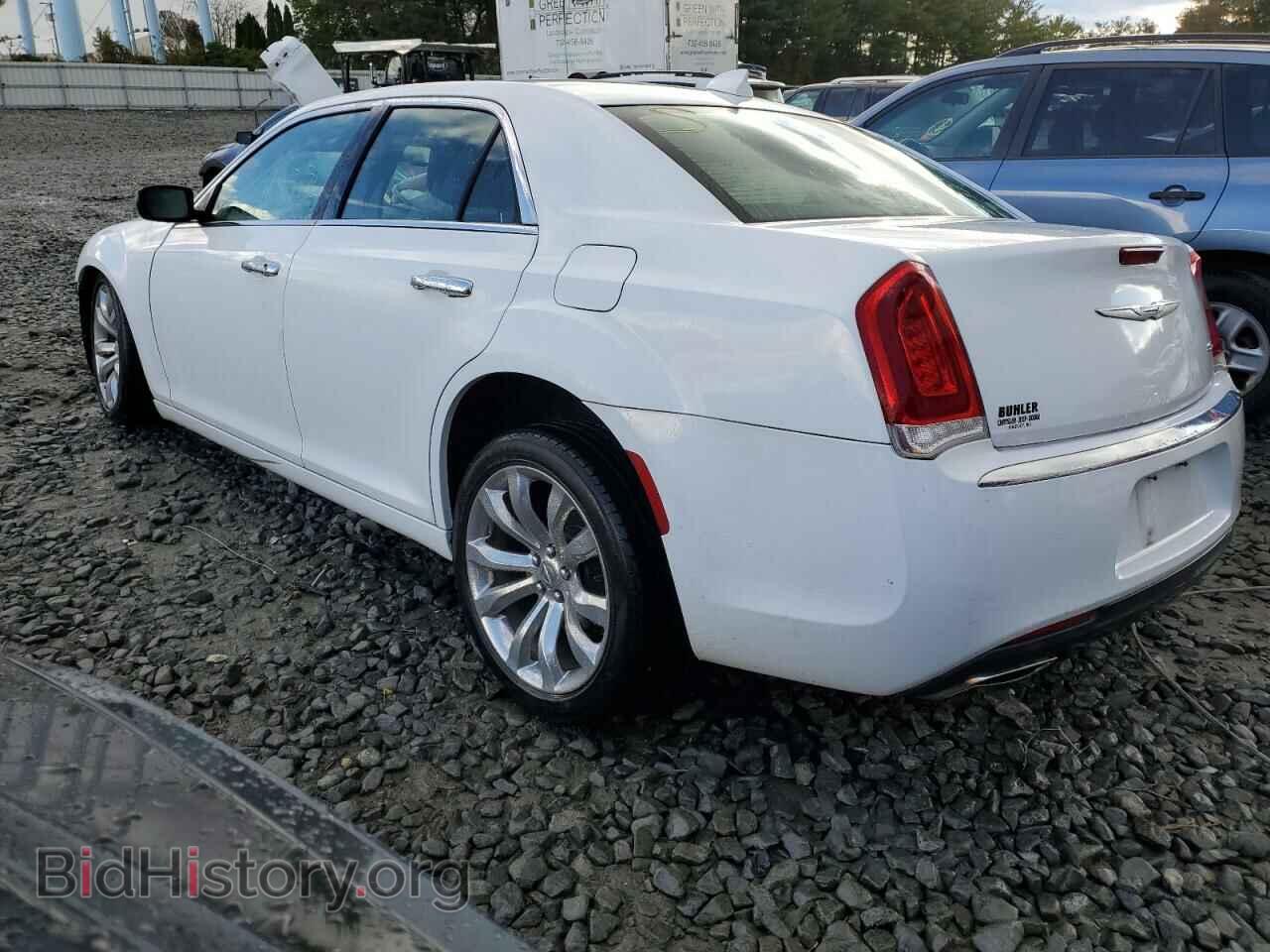 2019 CHRYSLER 300 - VIN: 2C3CCAEG4KH556413 - Фото 2