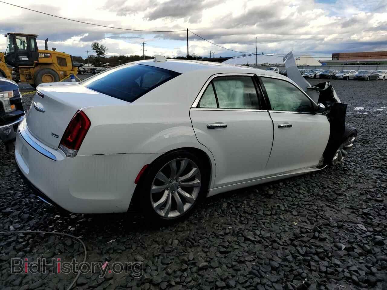 2019 CHRYSLER 300 - VIN: 2C3CCAEG4KH556413 - Фото 3