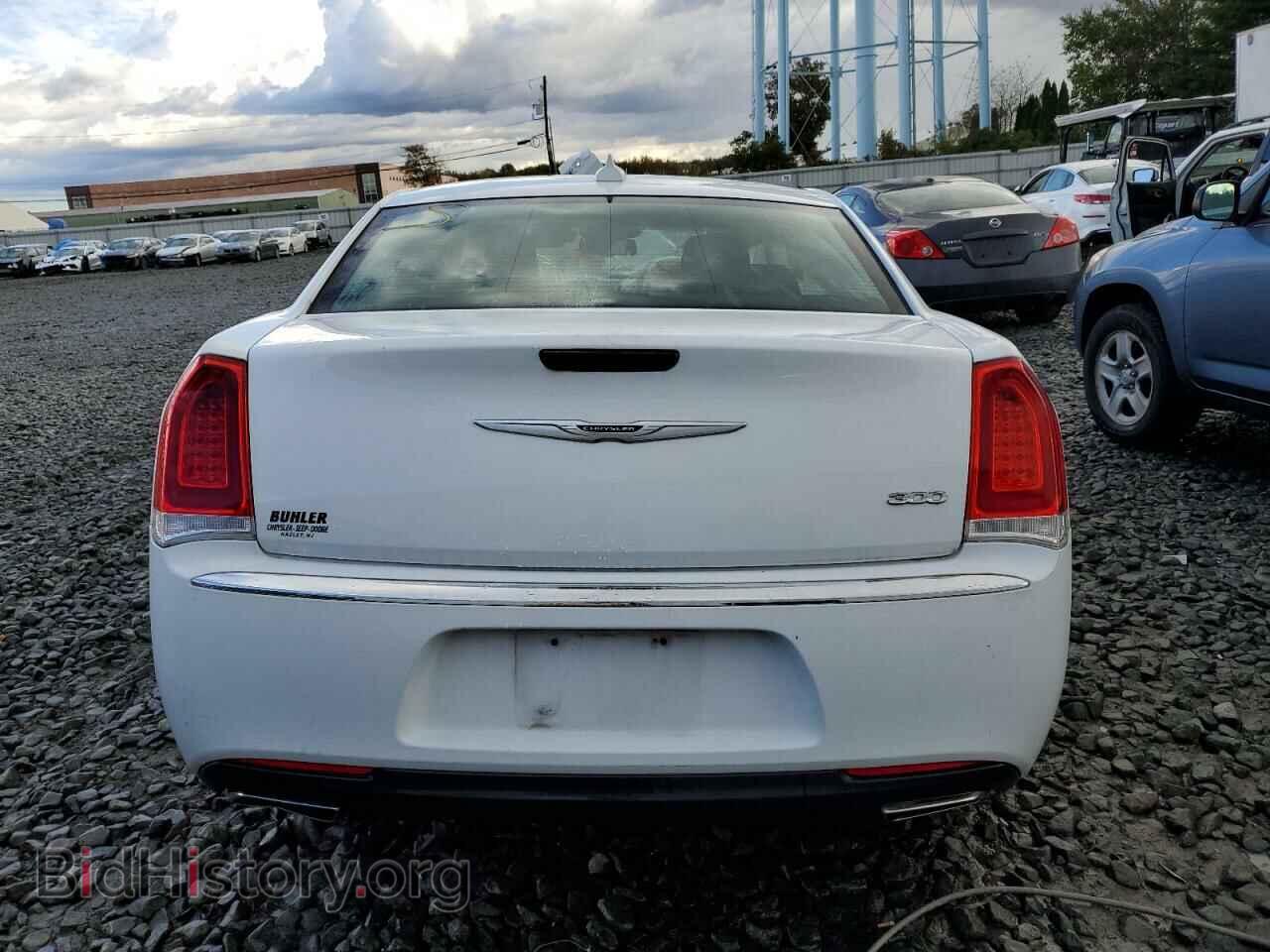 2019 CHRYSLER 300 - VIN: 2C3CCAEG4KH556413 - Фото 6