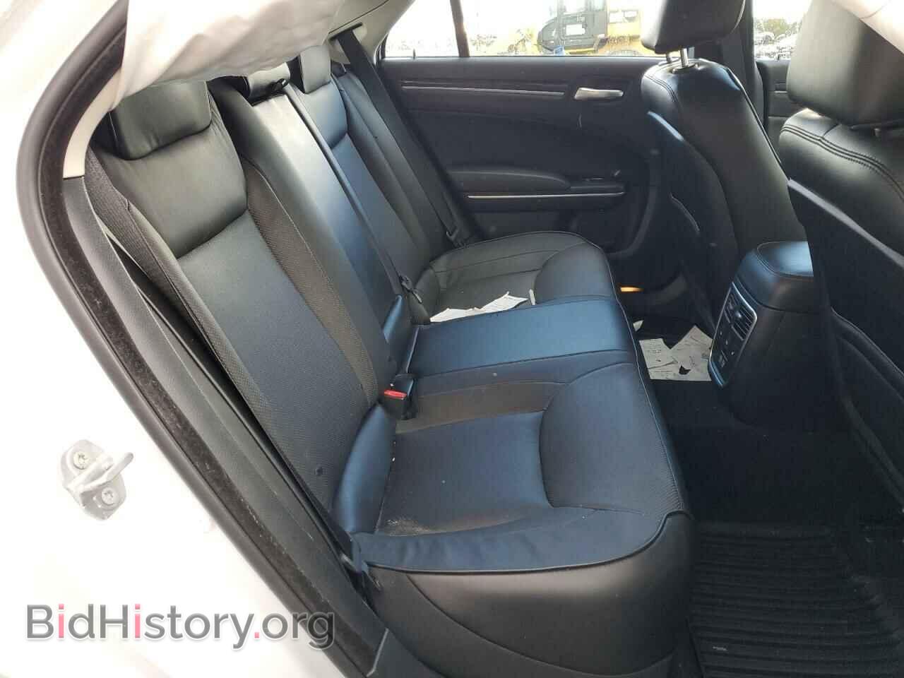 2019 CHRYSLER 300 - VIN: 2C3CCAEG4KH556413 - Фото 10