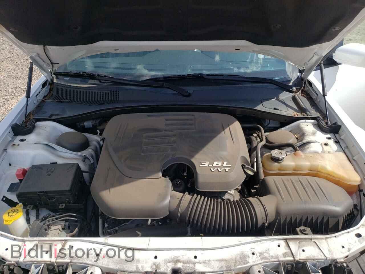 2019 CHRYSLER 300 - VIN: 2C3CCABG8KH562963 - Фото 11