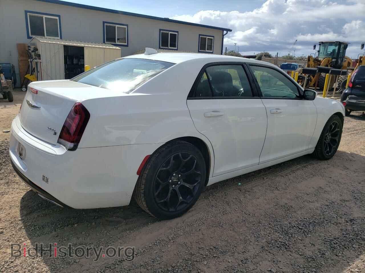 2019 CHRYSLER 300 - VIN: 2C3CCABG8KH562963 - Фото 3