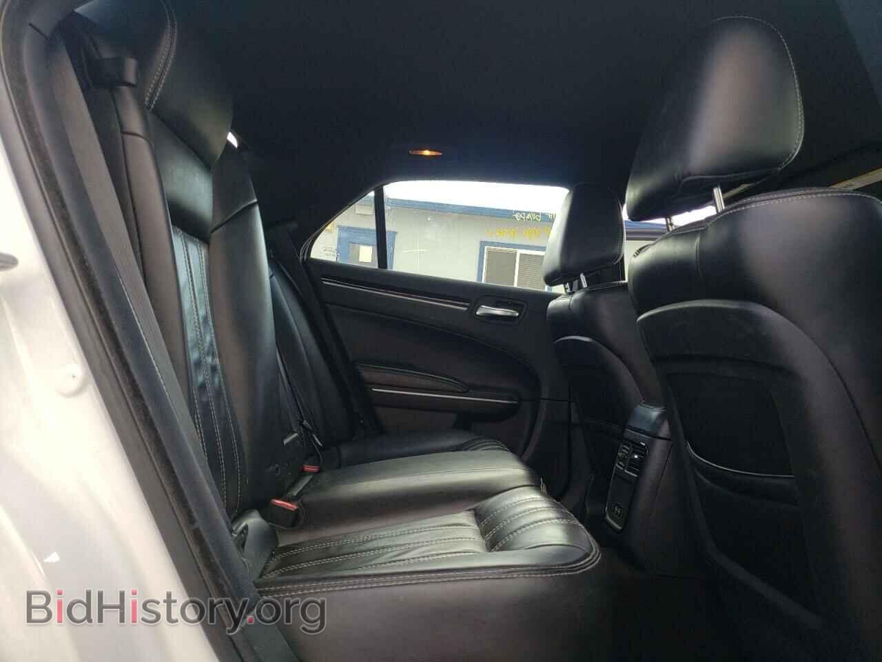 2019 CHRYSLER 300 - VIN: 2C3CCABG8KH562963 - Фото 10