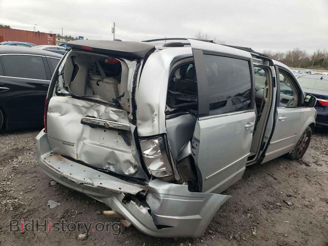 2008 CHRYSLER MINIVAN - VIN: 2A8HR54PX8R716931 - Фото 3