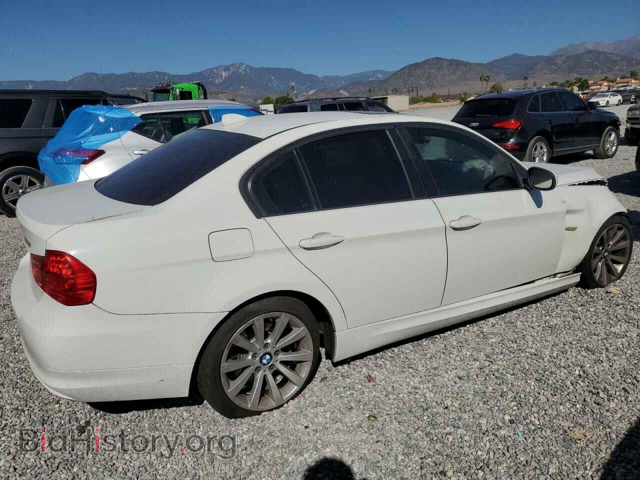 2011 BMW 3 SERIES - VIN: WBAPH7G55BNN07979 - Фото 3